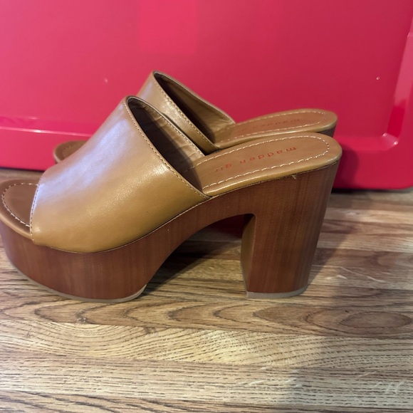 Block Heels - Picture 2 of 3